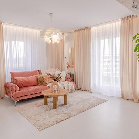 Penthouse View Aeroport Iasi 2 Apartment Exterior foto