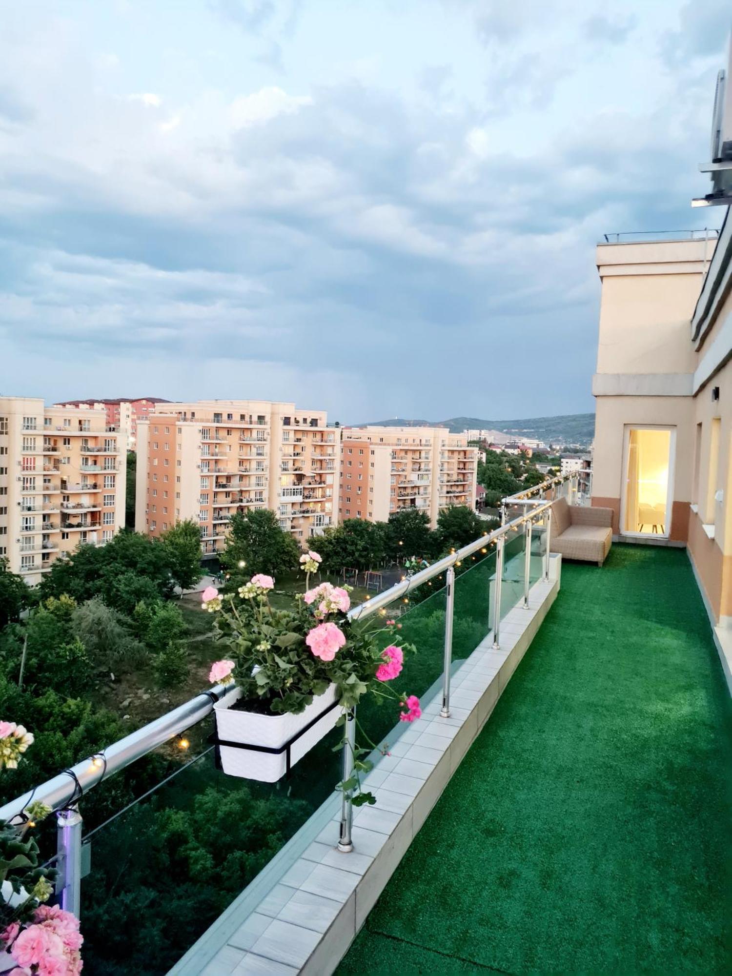 Penthouse View Aeroport Iasi 2 Apartment Exterior foto