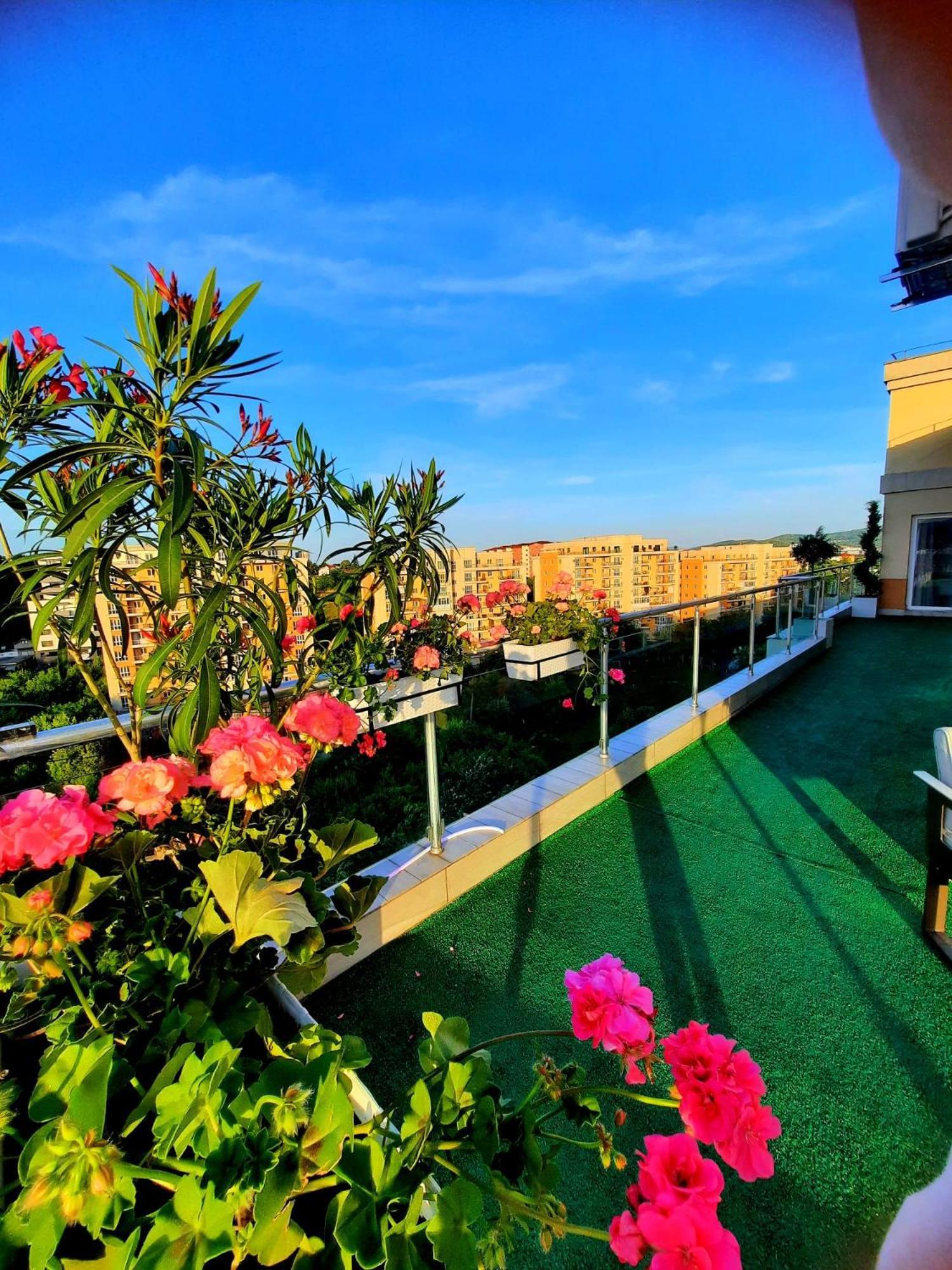 Penthouse View Aeroport Iasi 2 Apartment Exterior foto